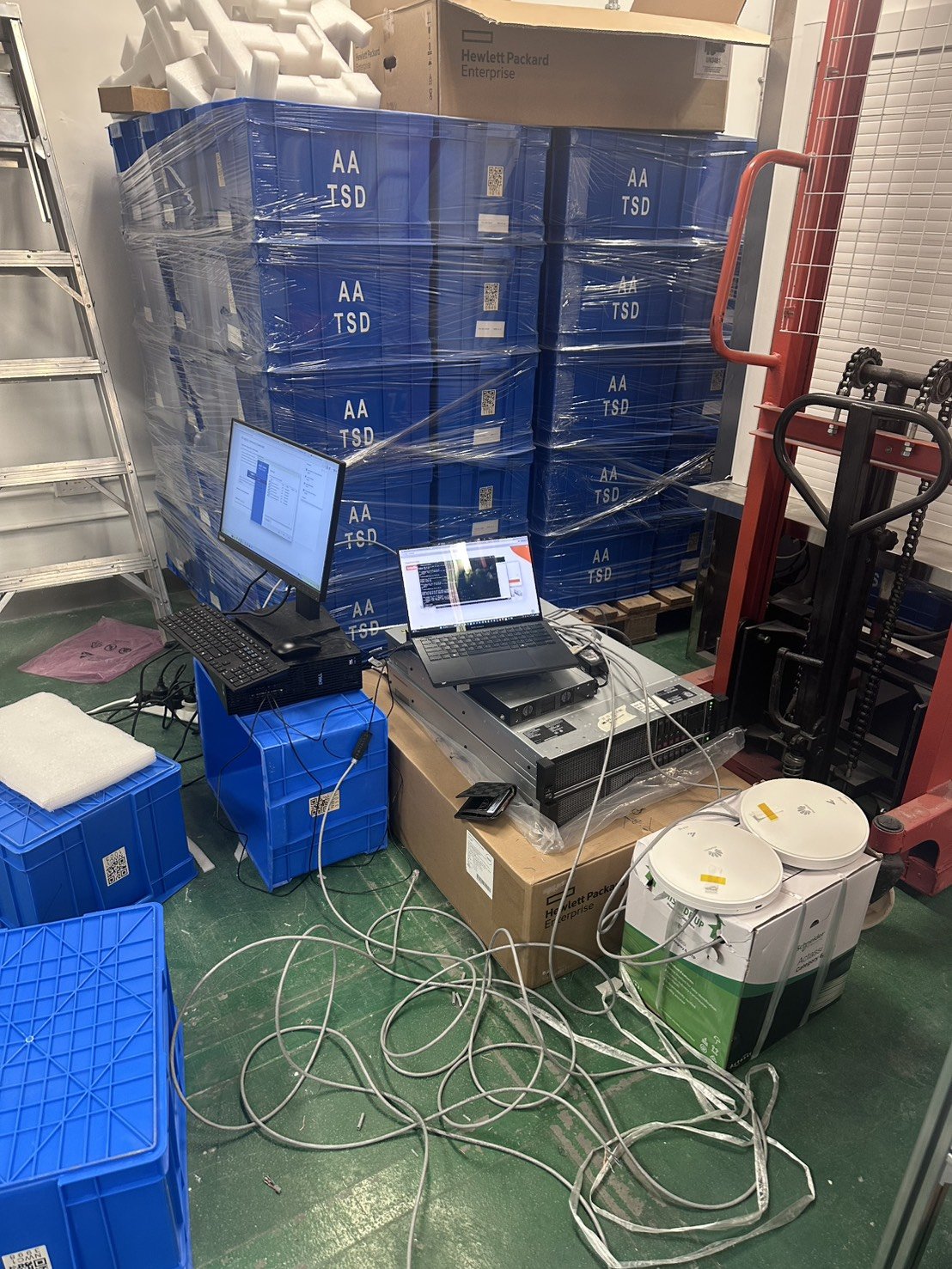 On-site commissioning with AA TSD pallets.